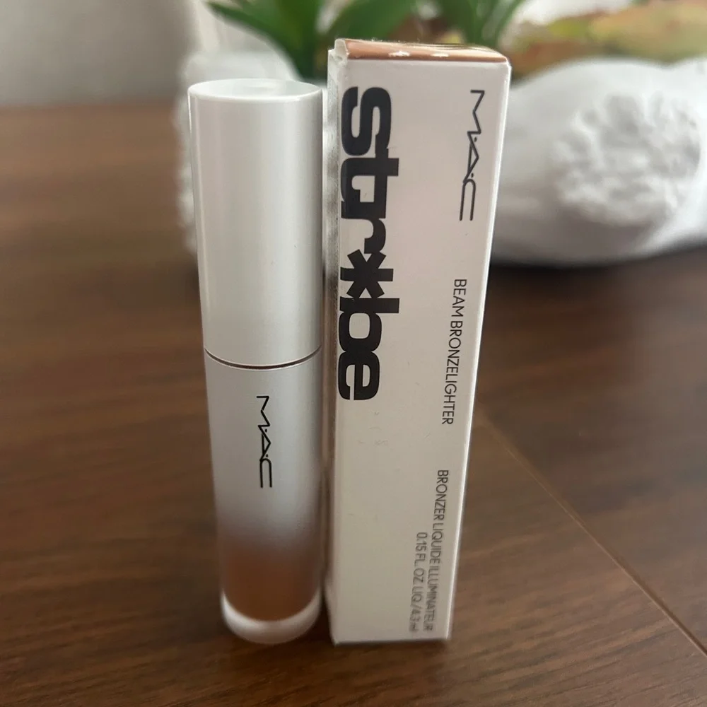 MAC Cosmetics Strobe Beam Bronzelighter sunlite full-size